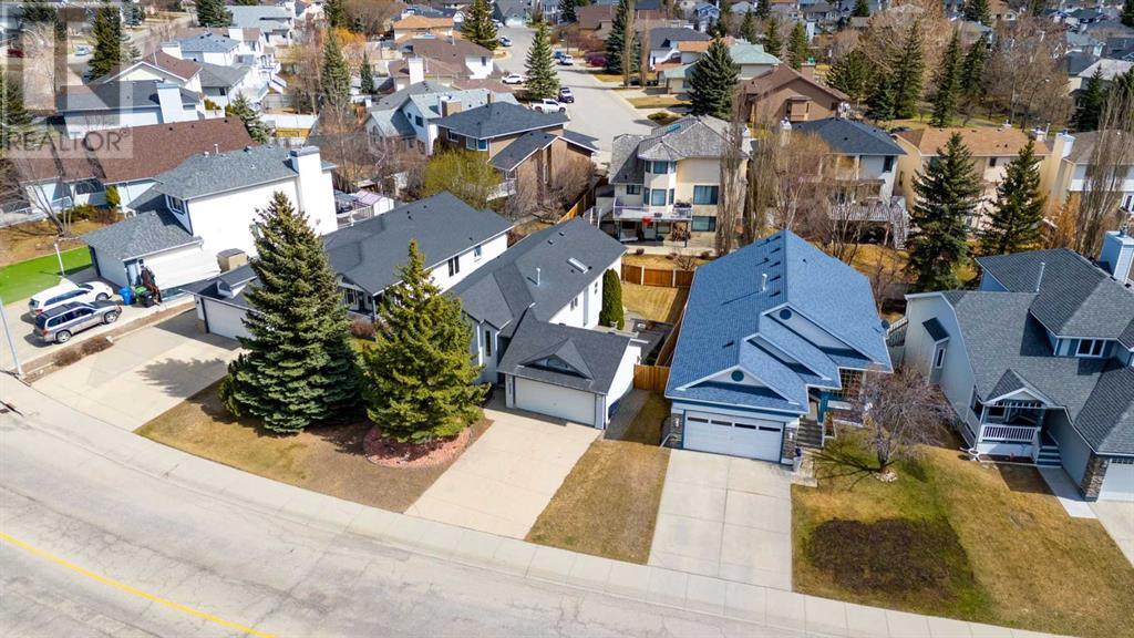 Single Family House Bi-level for Sale in  Scurfield Drive NW Scenic Acres Calgary 