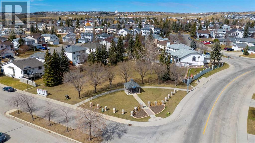 Single Family House Bi-level for Sale in  Scurfield Drive NW Scenic Acres Calgary 
