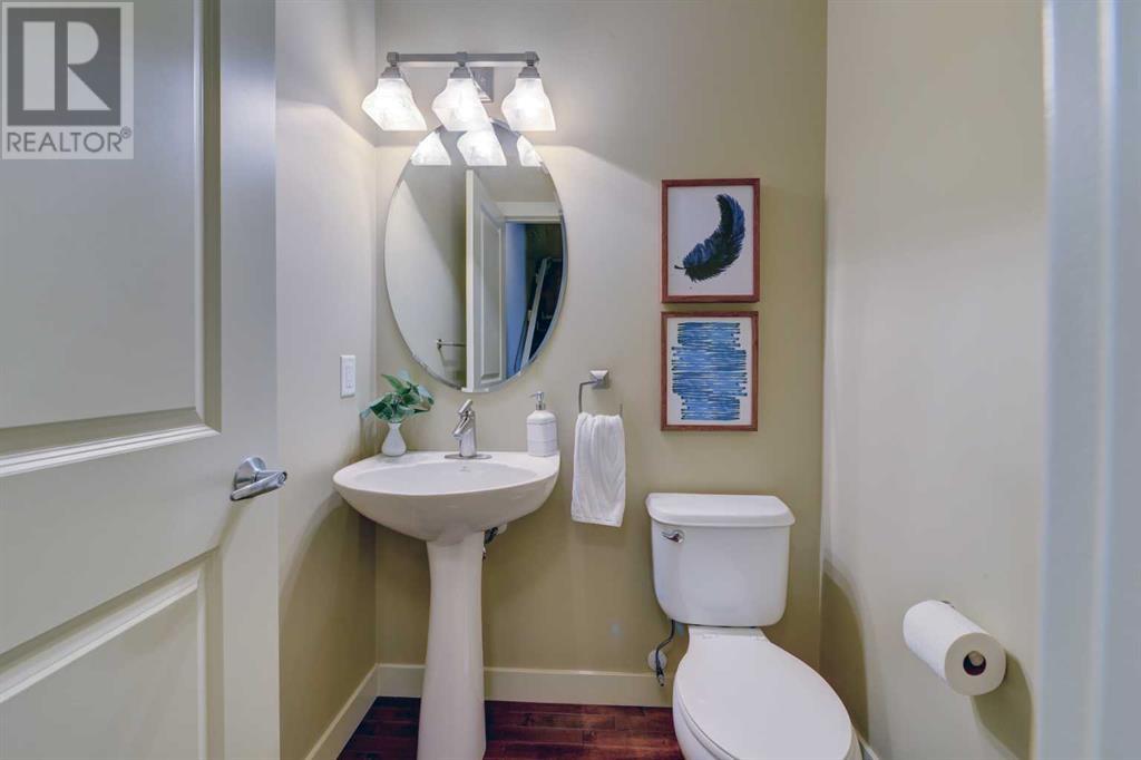 Single Family House for Sale in  Aspen Hills Terrace SW Aspen Woods Calgary 