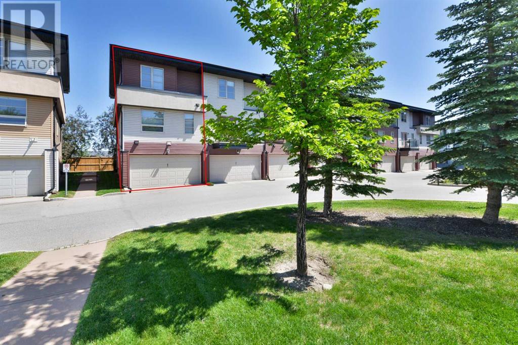 Single Family House for Sale in  Aspen Hills Terrace SW Aspen Woods Calgary 