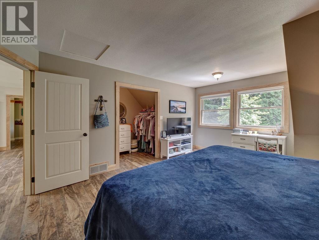 1317 LOCKYER ROAD, Roberts Creek