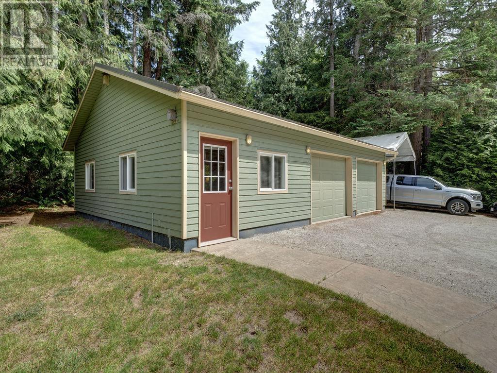 1317 LOCKYER ROAD, Roberts Creek