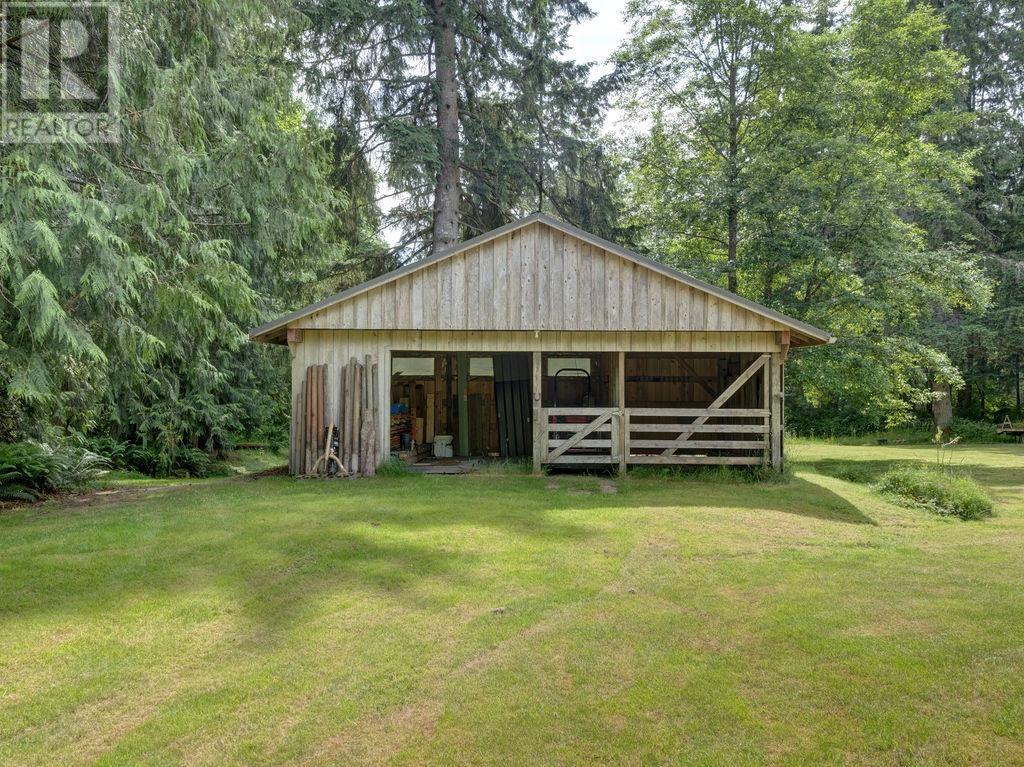 1317 LOCKYER ROAD, Roberts Creek