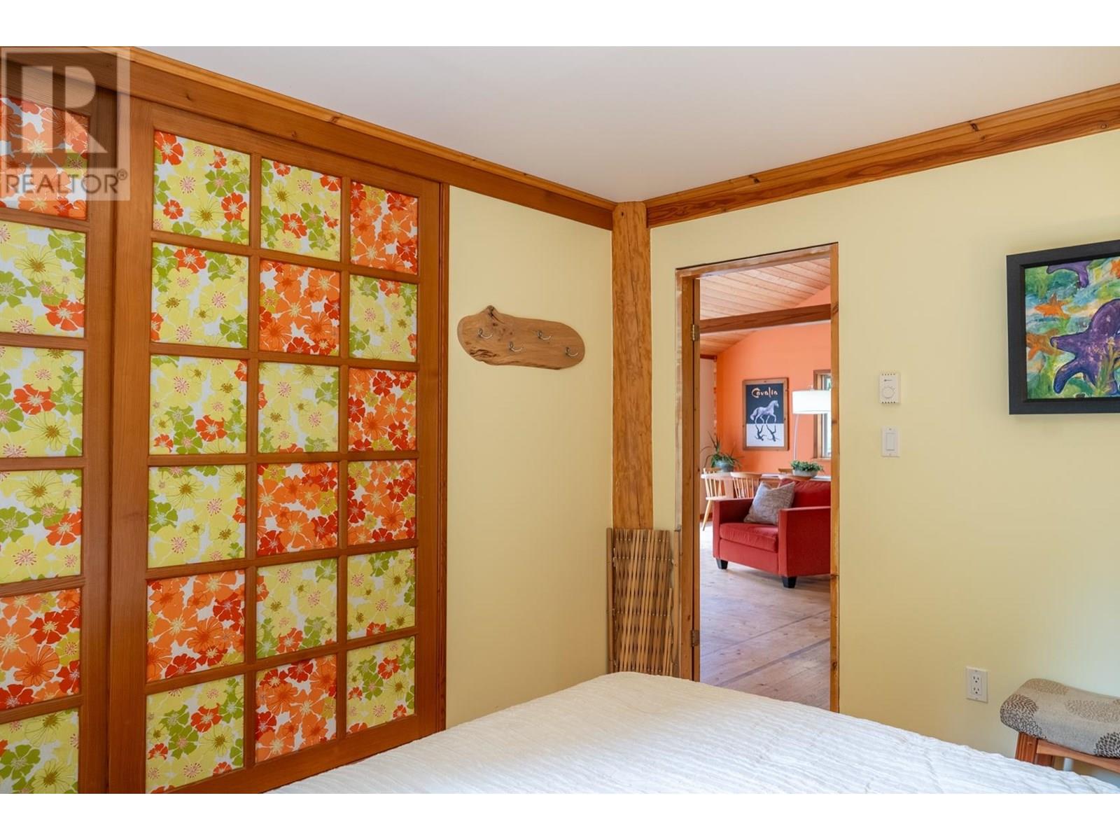 5574 HOOSON ROAD, Pender Island