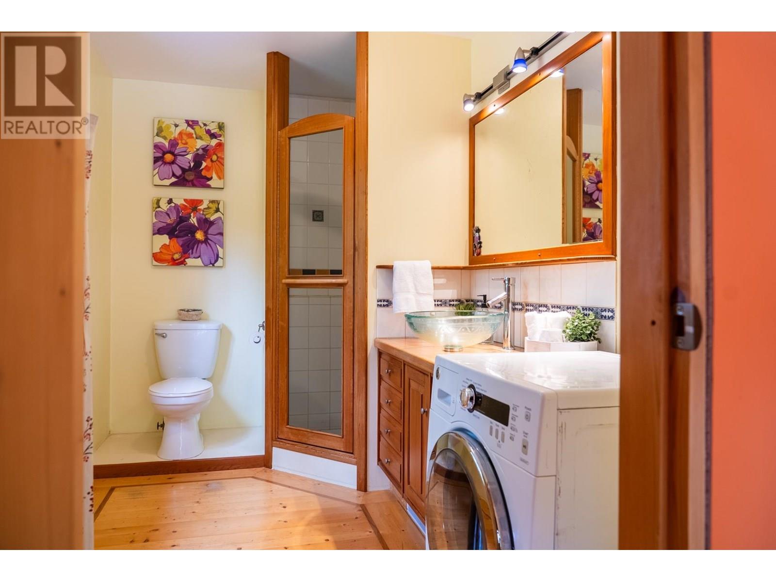 5574 HOOSON ROAD, Pender Island