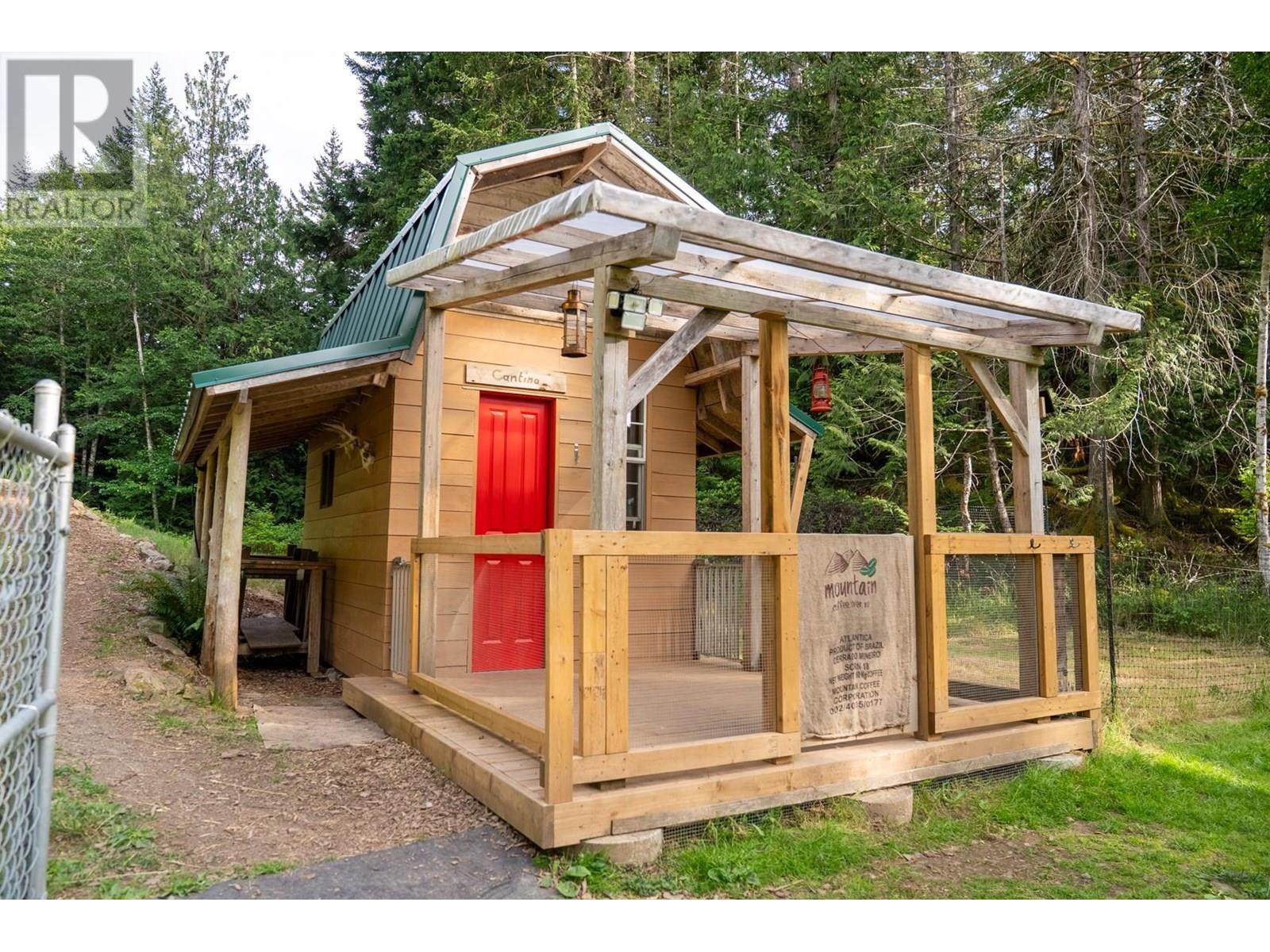 5574 HOOSON ROAD, Pender Island