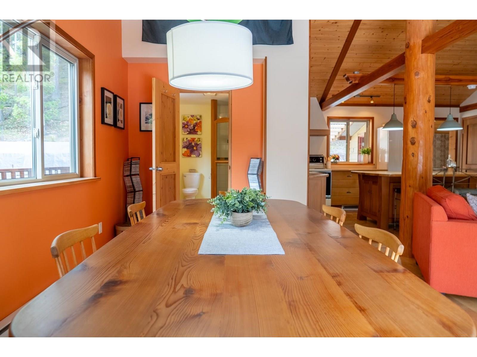 5574 HOOSON ROAD, Pender Island