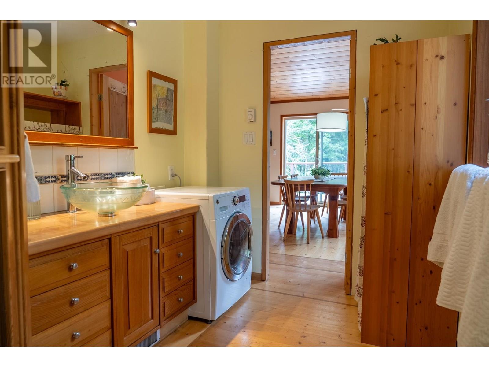 5574 HOOSON ROAD, Pender Island