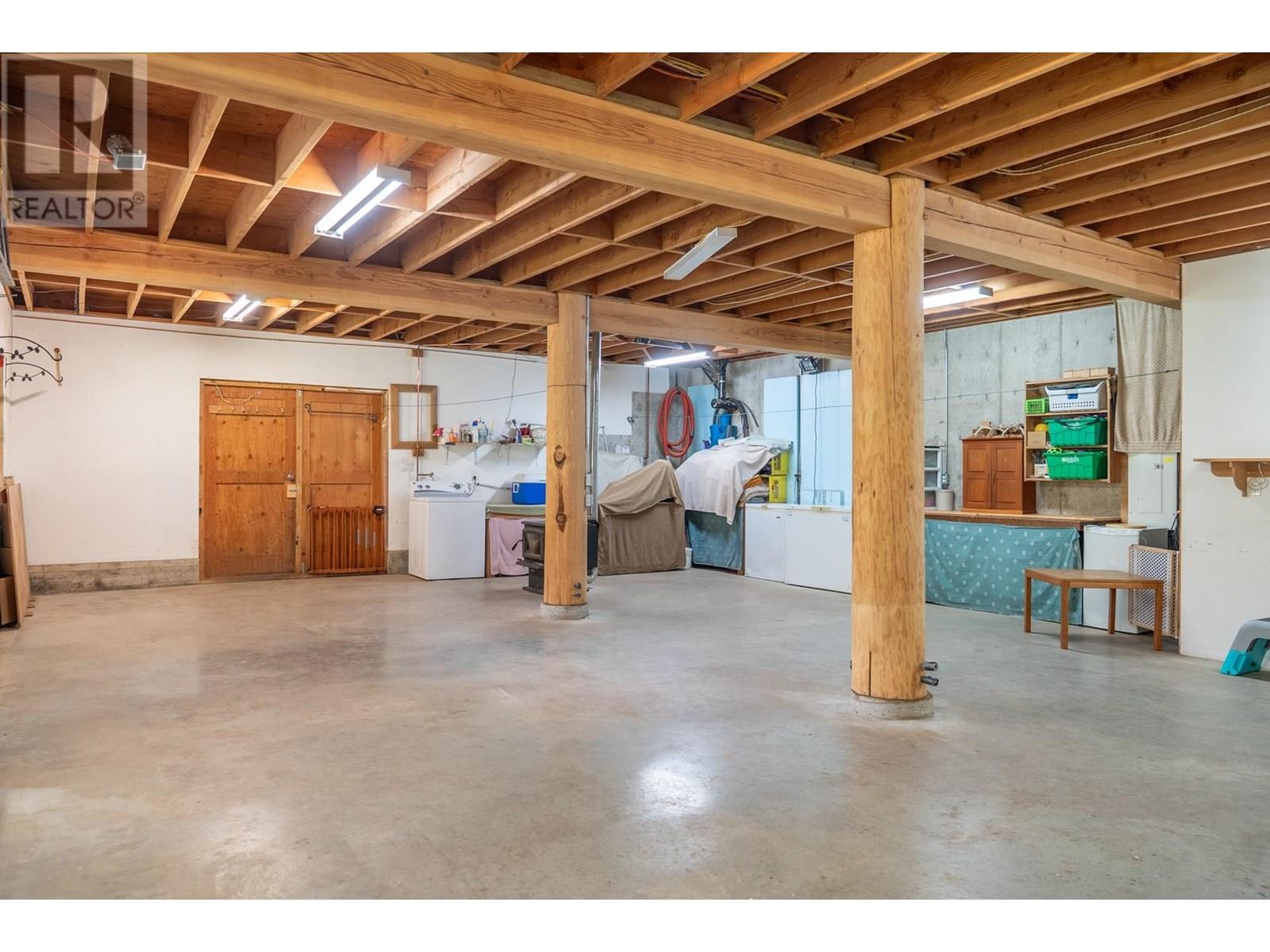5574 HOOSON ROAD, Pender Island