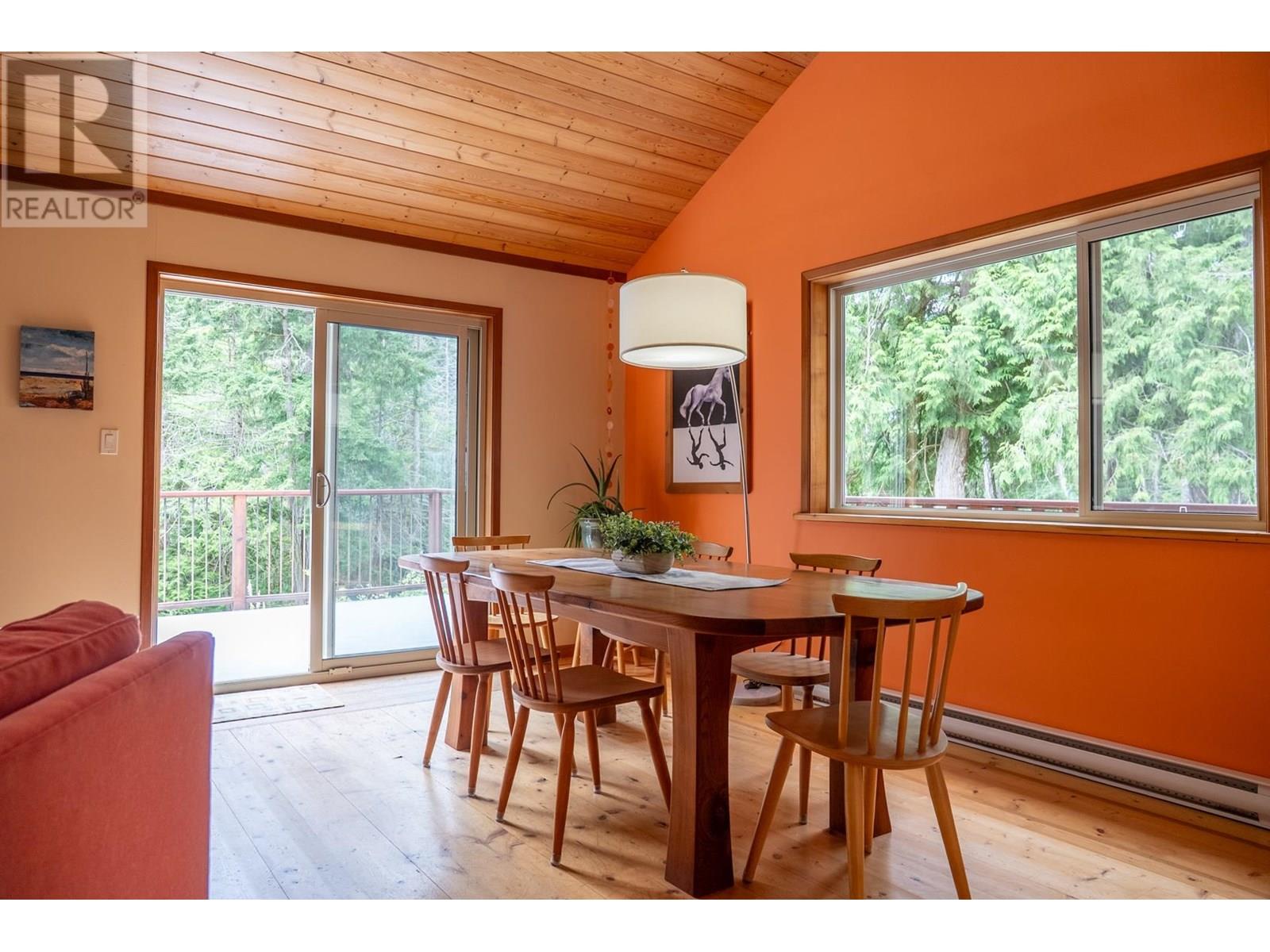 5574 HOOSON ROAD, Pender Island