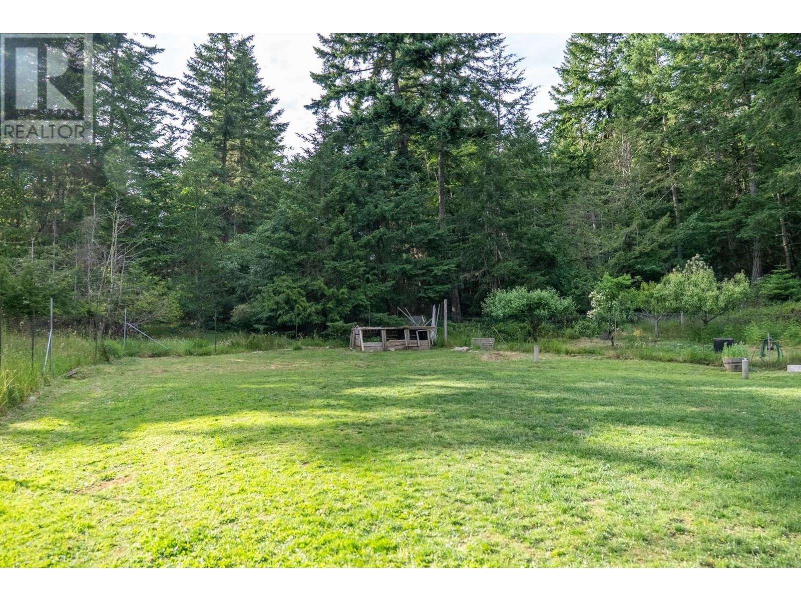 5574 HOOSON ROAD, Pender Island
