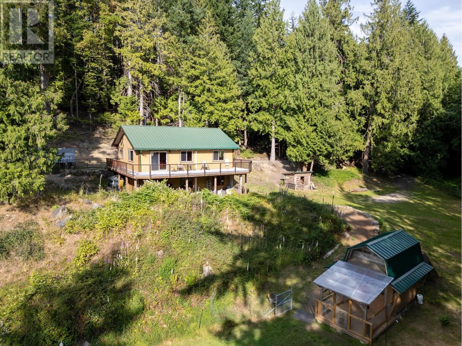 5574 HOOSON ROAD, Pender Island