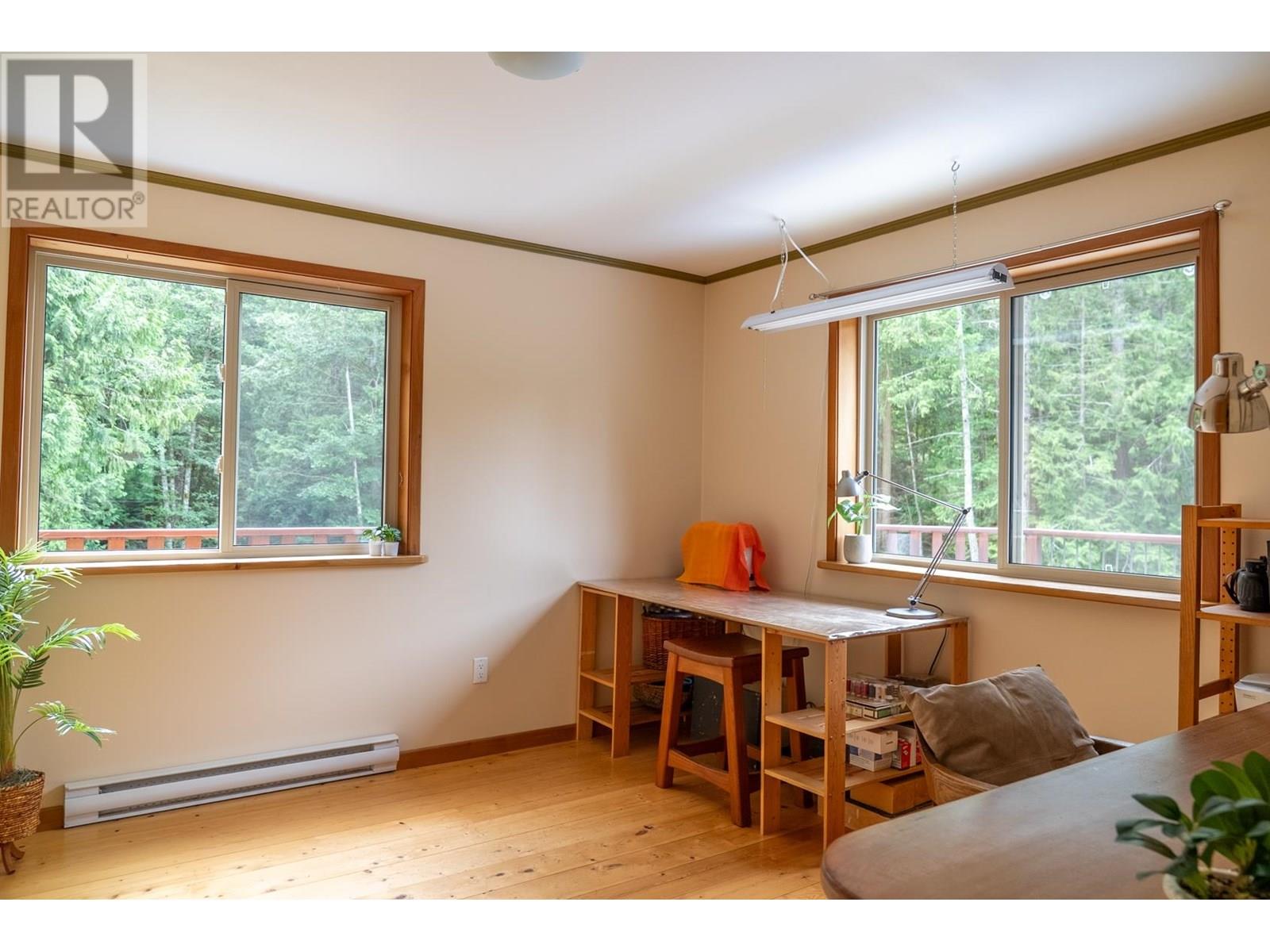5574 HOOSON ROAD, Pender Island