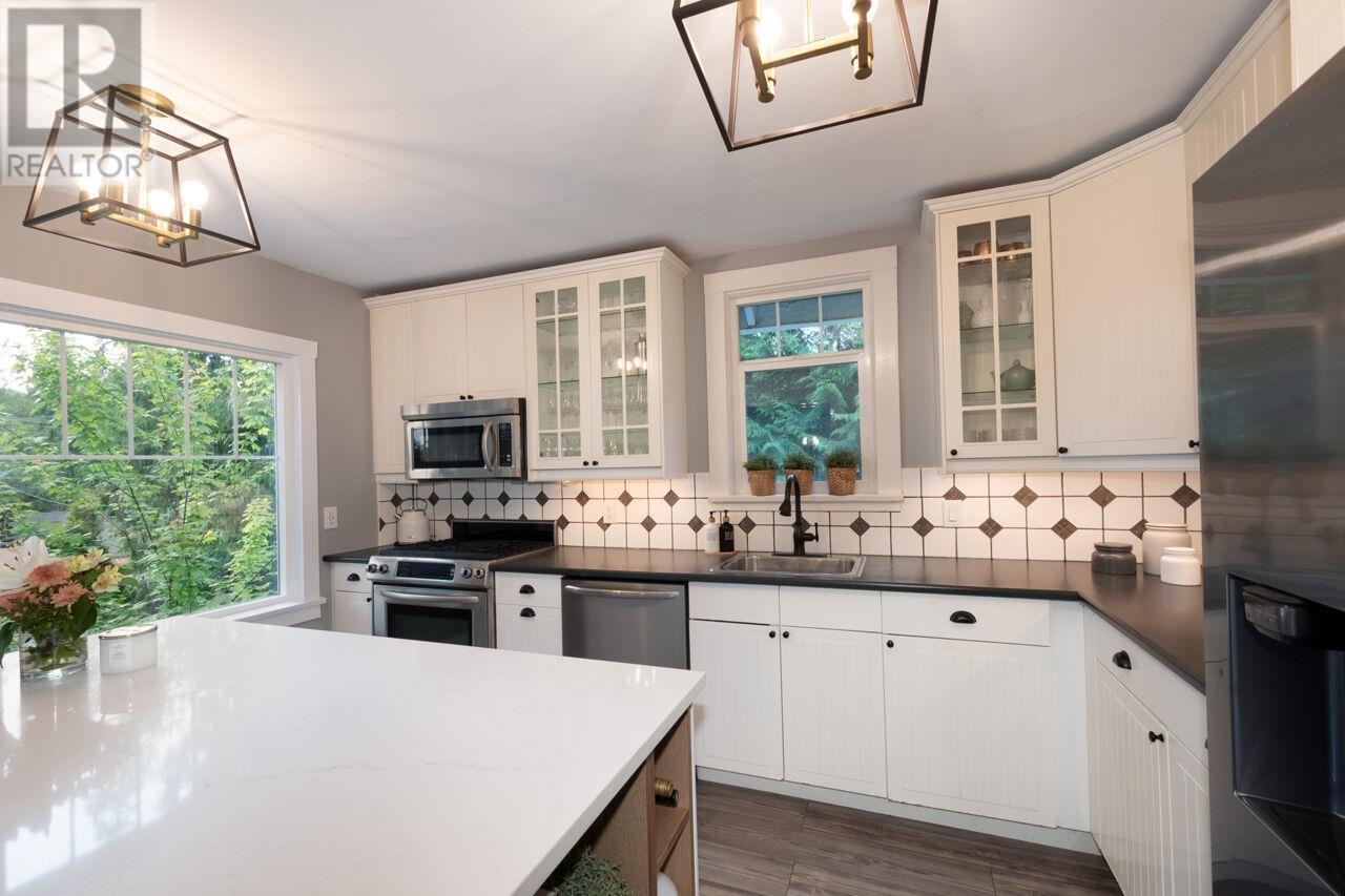 66 MAPLE COURT, Anmore real estate listing R3019727