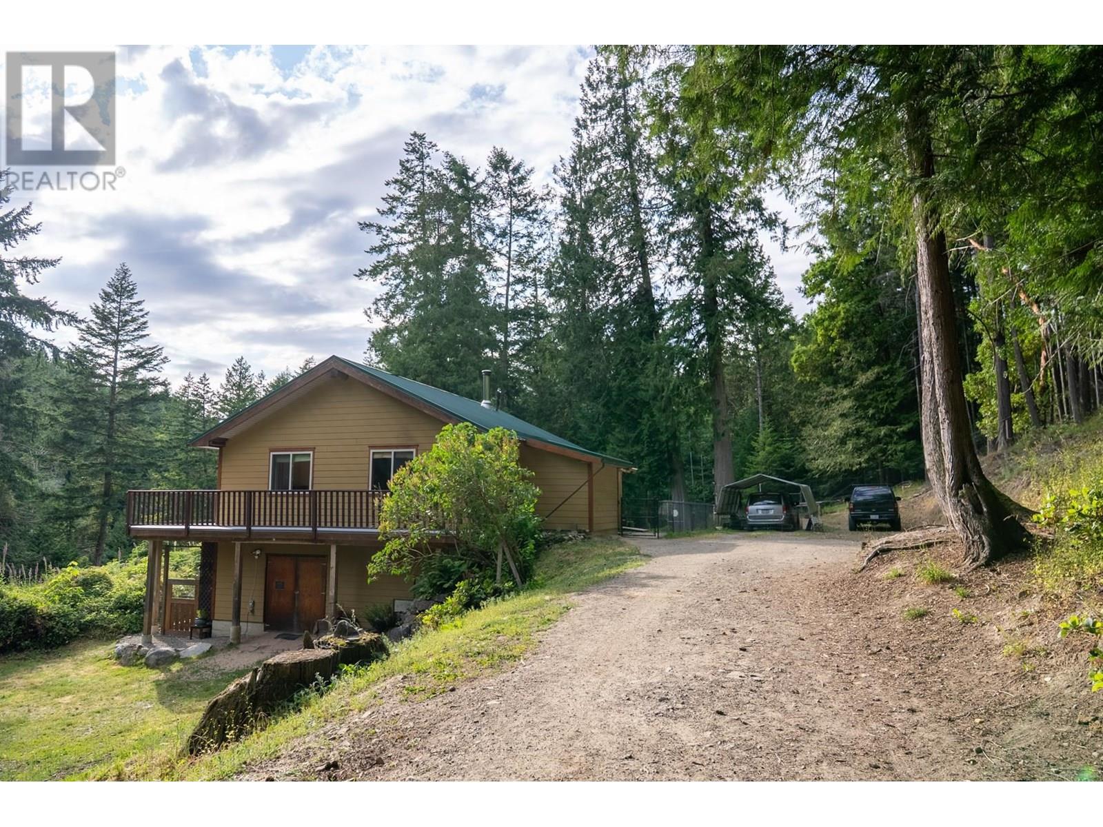 5574 HOOSON ROAD, Pender Island