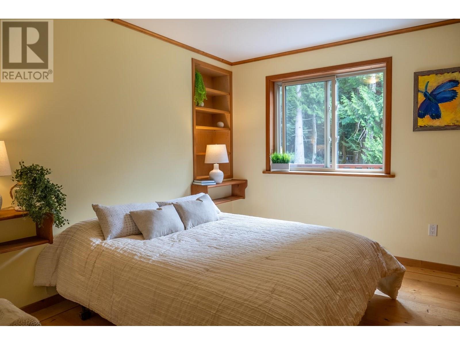 5574 HOOSON ROAD, Pender Island