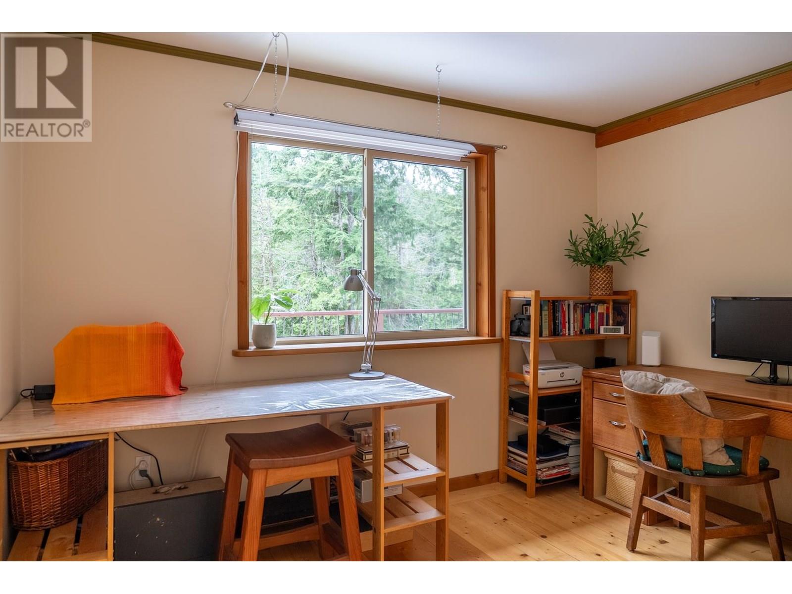 5574 HOOSON ROAD, Pender Island