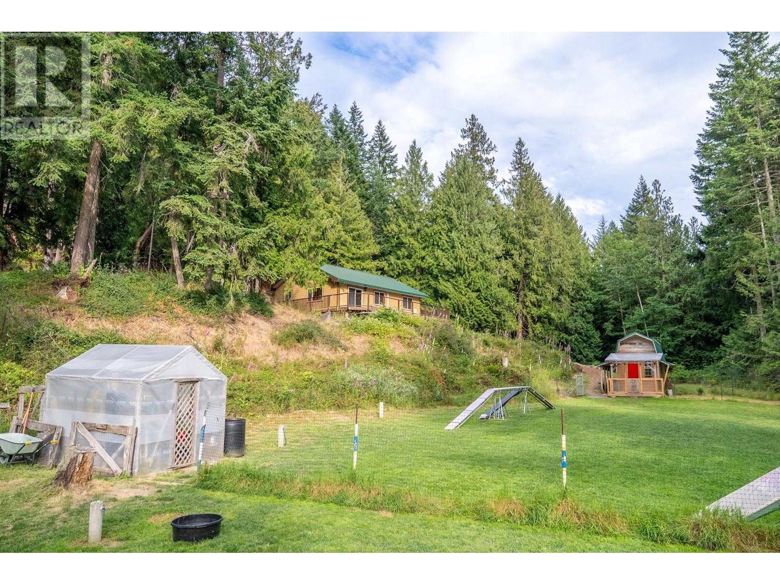 5574 HOOSON ROAD, Pender Island