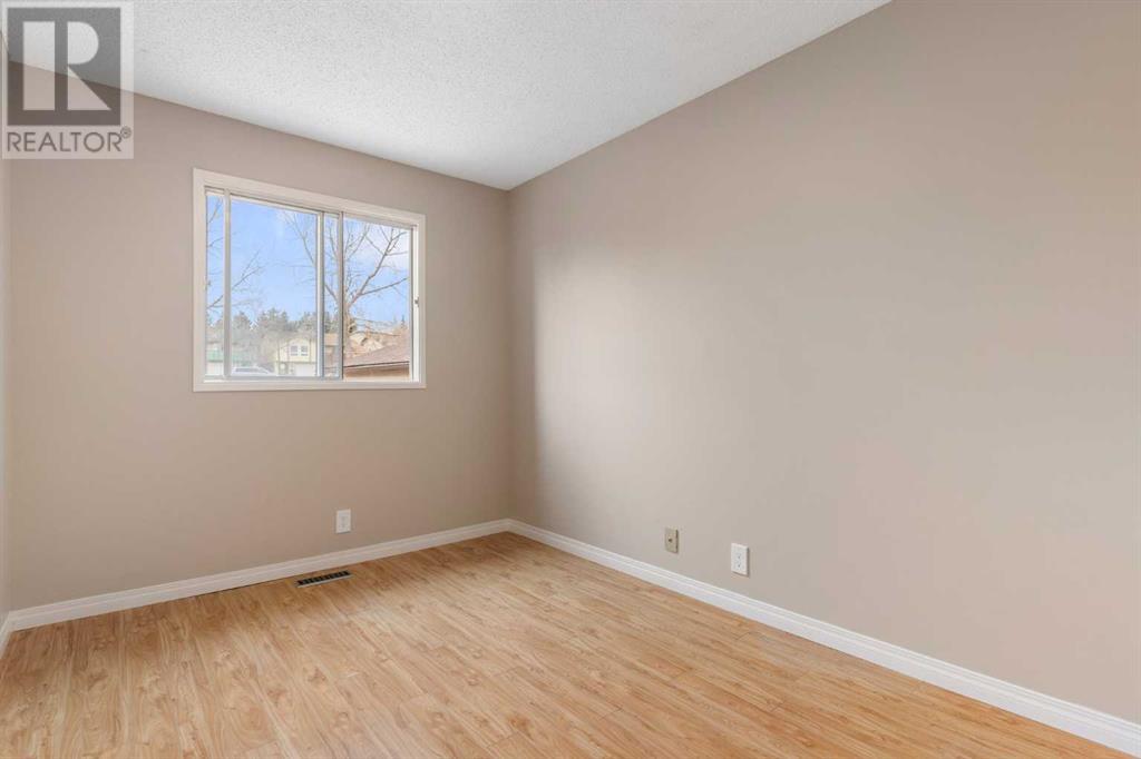 Single Family House 4 Level for Sale in  Sandstone Road NW Sandstone Valley Calgary 