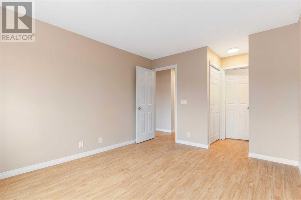 Single Family House 4 Level for Sale in  Sandstone Road NW Sandstone Valley Calgary 