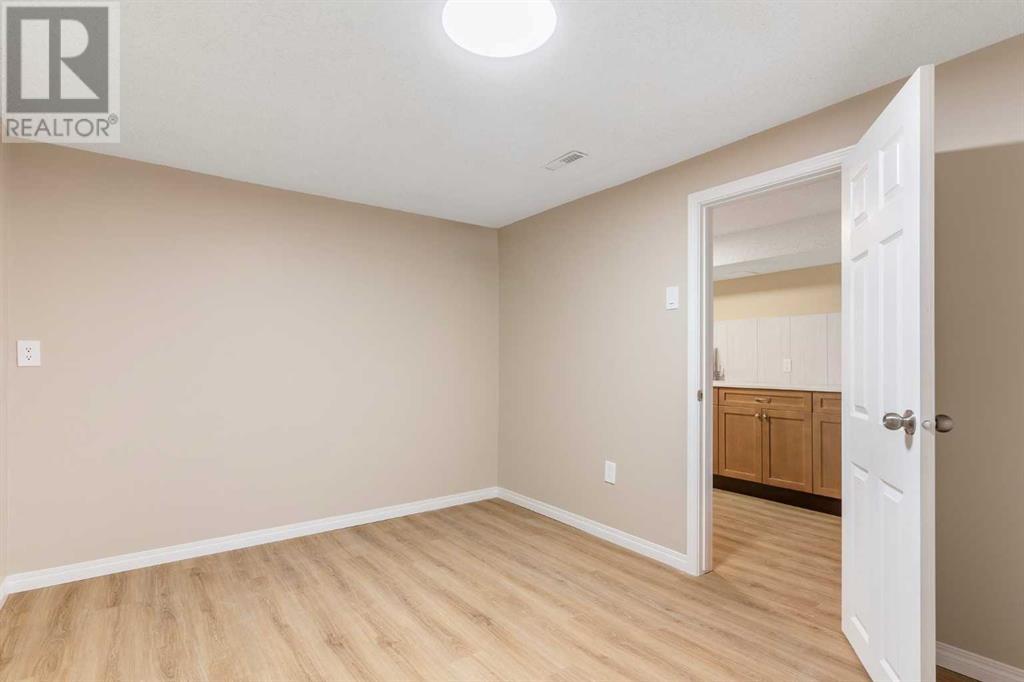 Single Family House 4 Level for Sale in  Sandstone Road NW Sandstone Valley Calgary 