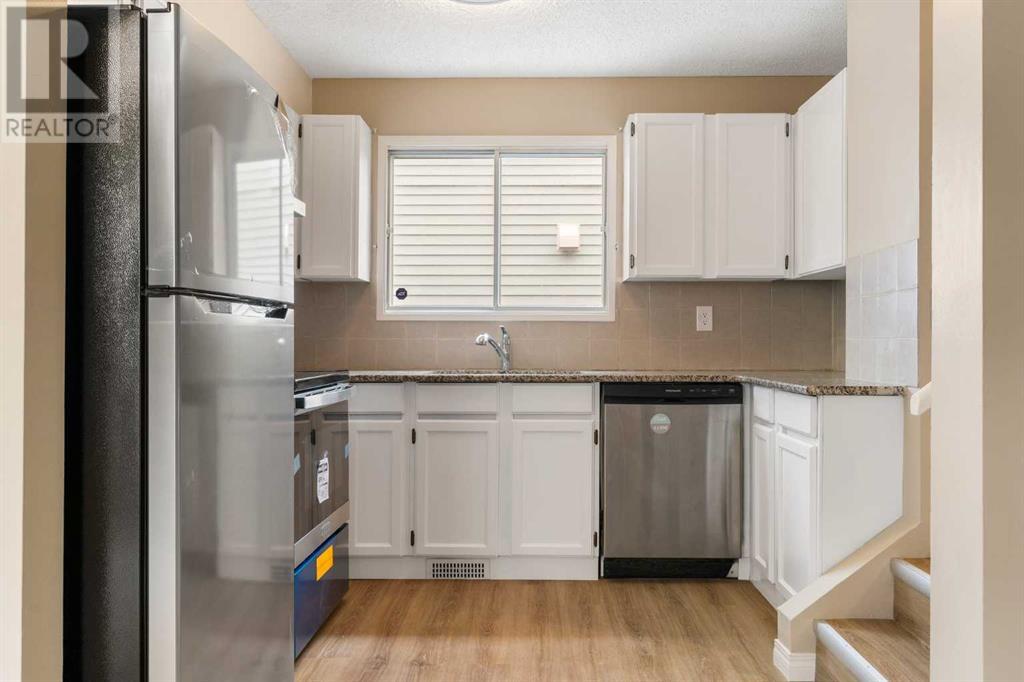 Single Family House 4 Level for Sale in  Sandstone Road NW Sandstone Valley Calgary 