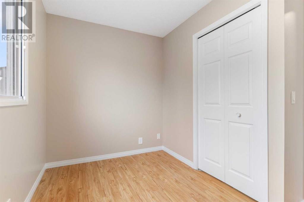 Single Family House 4 Level for Sale in  Sandstone Road NW Sandstone Valley Calgary 