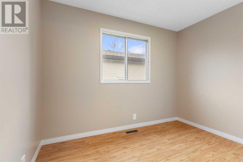 Single Family House 4 Level for Sale in  Sandstone Road NW Sandstone Valley Calgary 