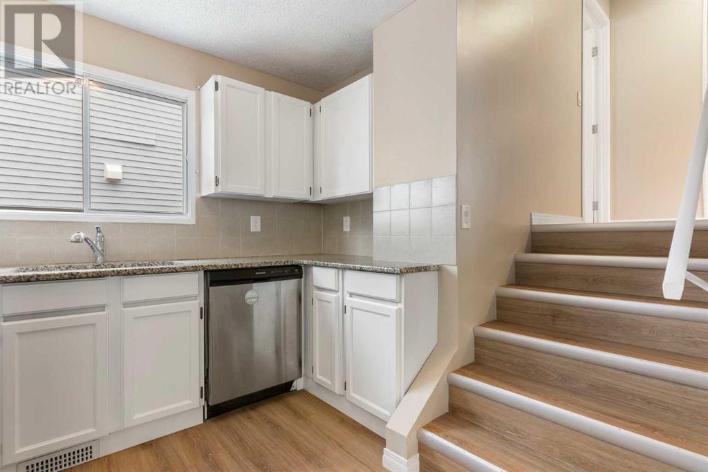 Single Family House 4 Level for Sale in  Sandstone Road NW Sandstone Valley Calgary 