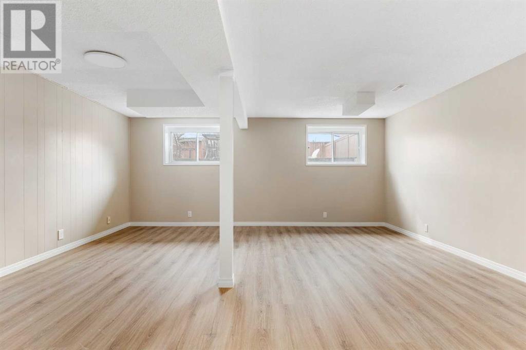 Single Family House 4 Level for Sale in  Sandstone Road NW Sandstone Valley Calgary 