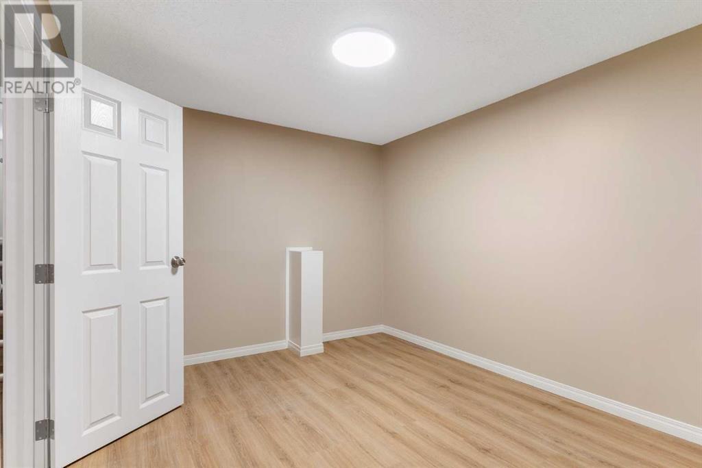 Single Family House 4 Level for Sale in  Sandstone Road NW Sandstone Valley Calgary 