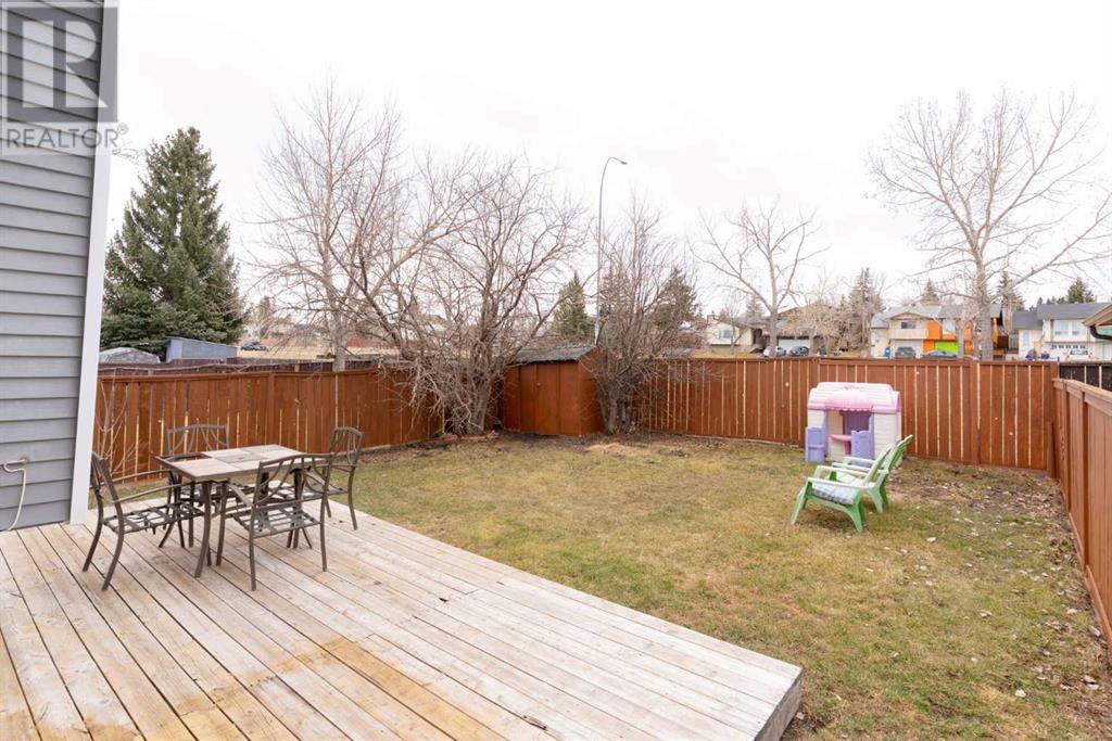Single Family House 4 Level for Sale in  Sandstone Road NW Sandstone Valley Calgary 