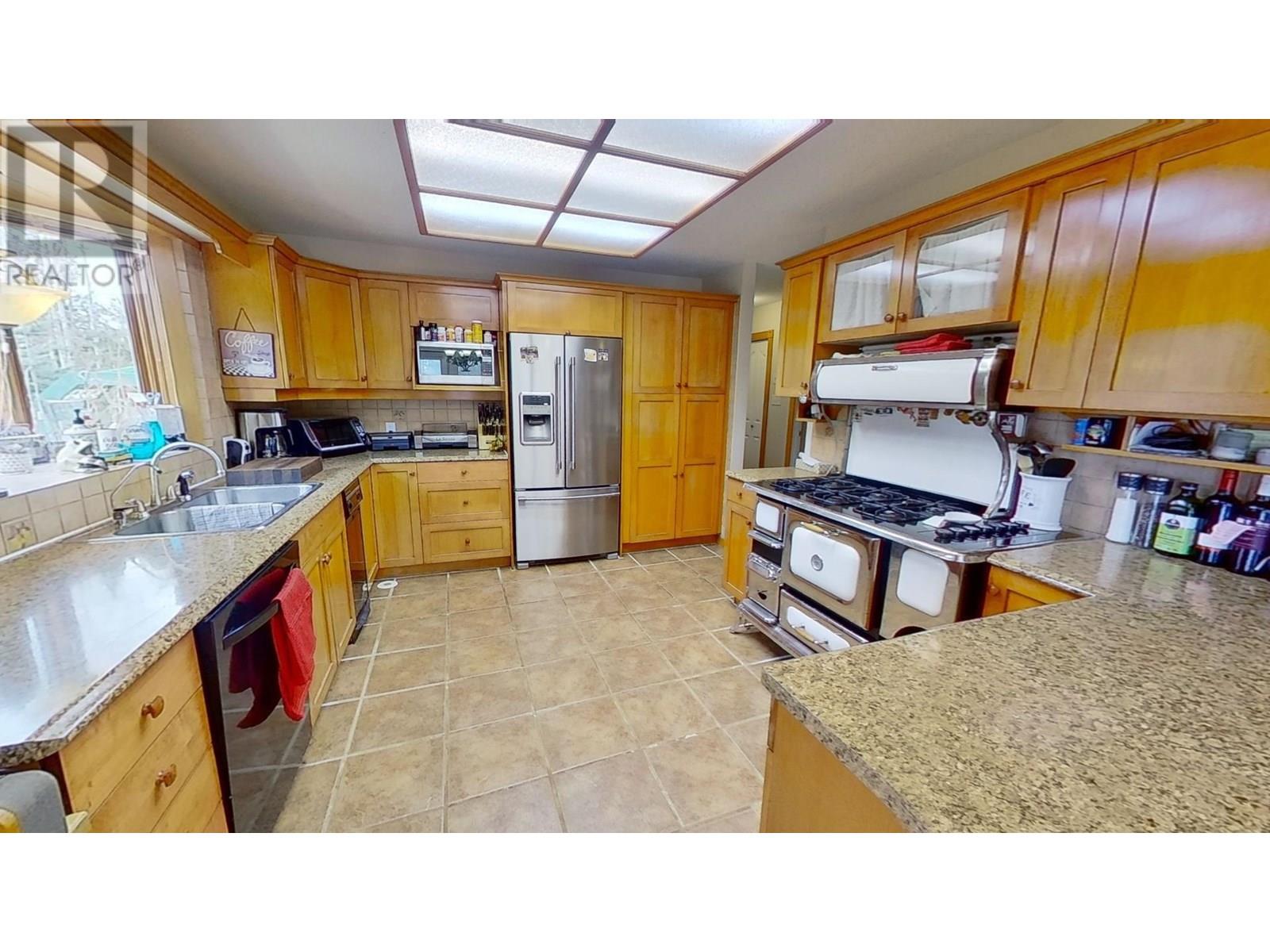 Photo 9 of 13514 Robin Road, Charlie Lake BC
