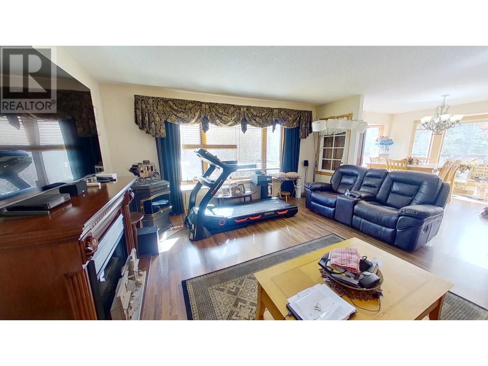 Photo 16 of 13514 Robin Road, Charlie Lake BC