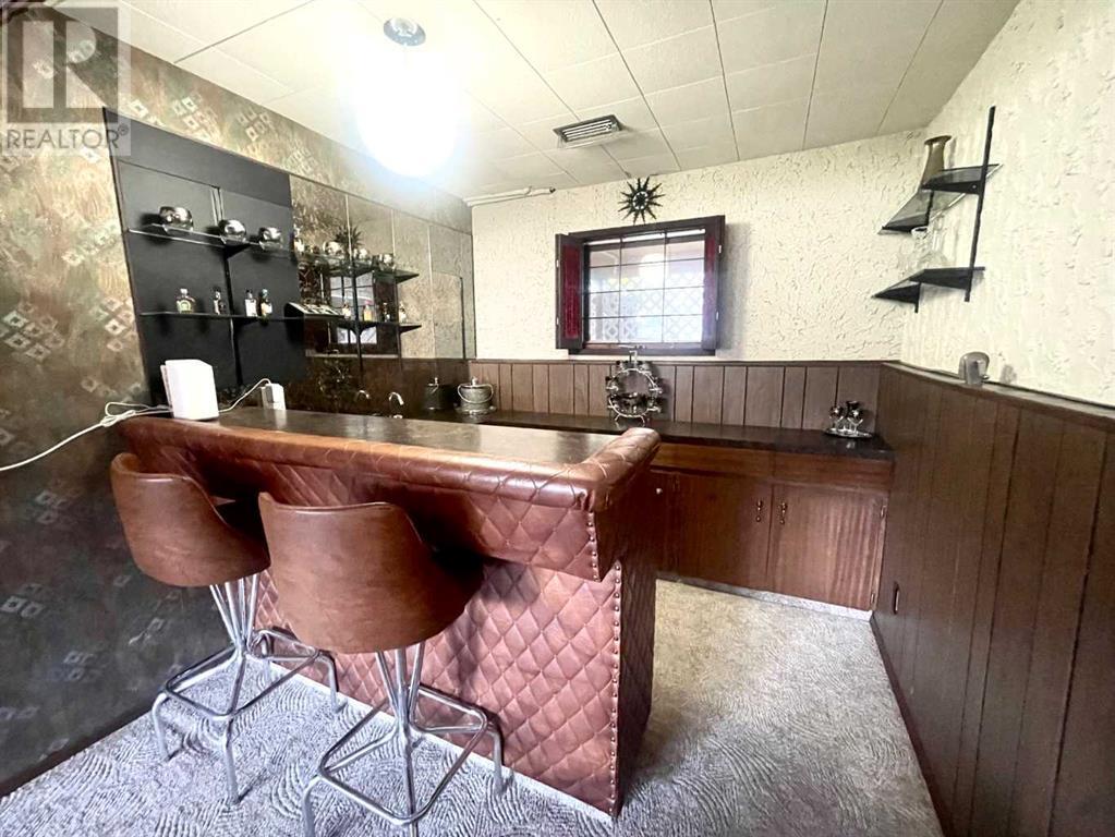 Single Family House Bi-level for Sale in  Normandy Road S Glendale Lethbridge 