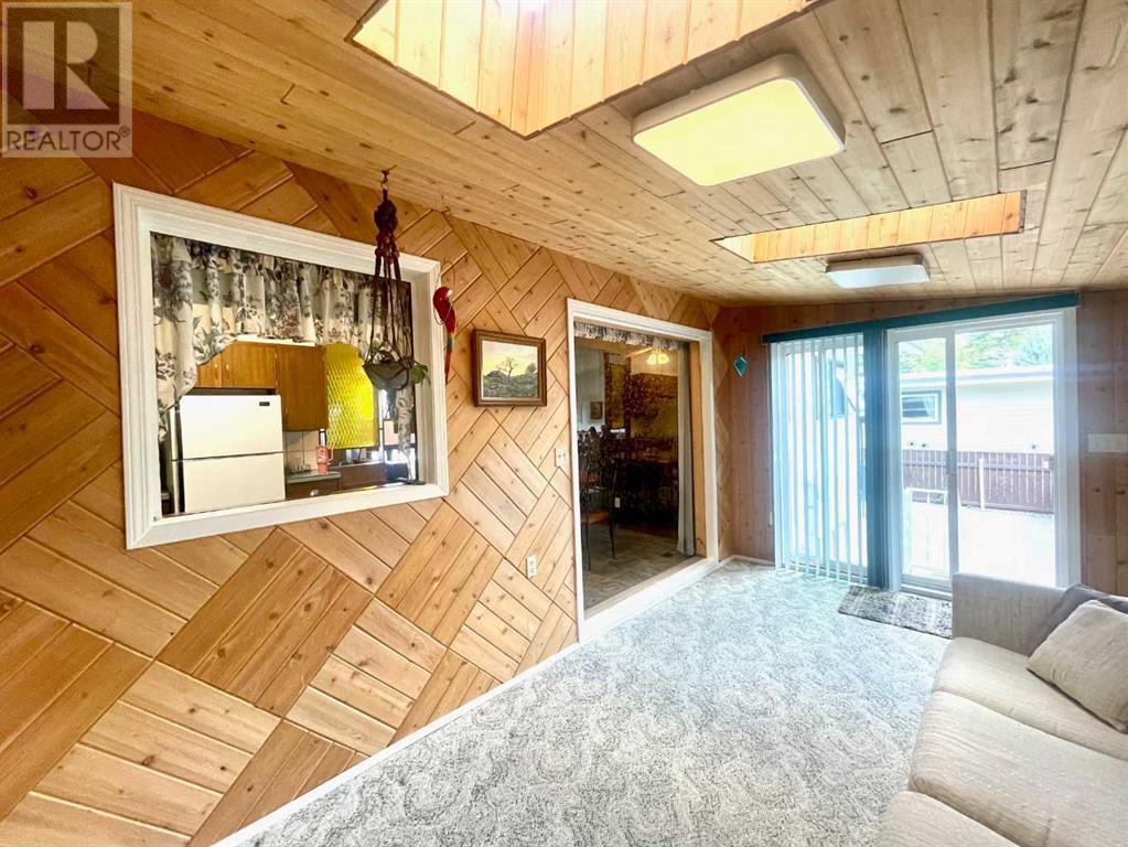 Single Family House Bi-level for Sale in  Normandy Road S Glendale Lethbridge 