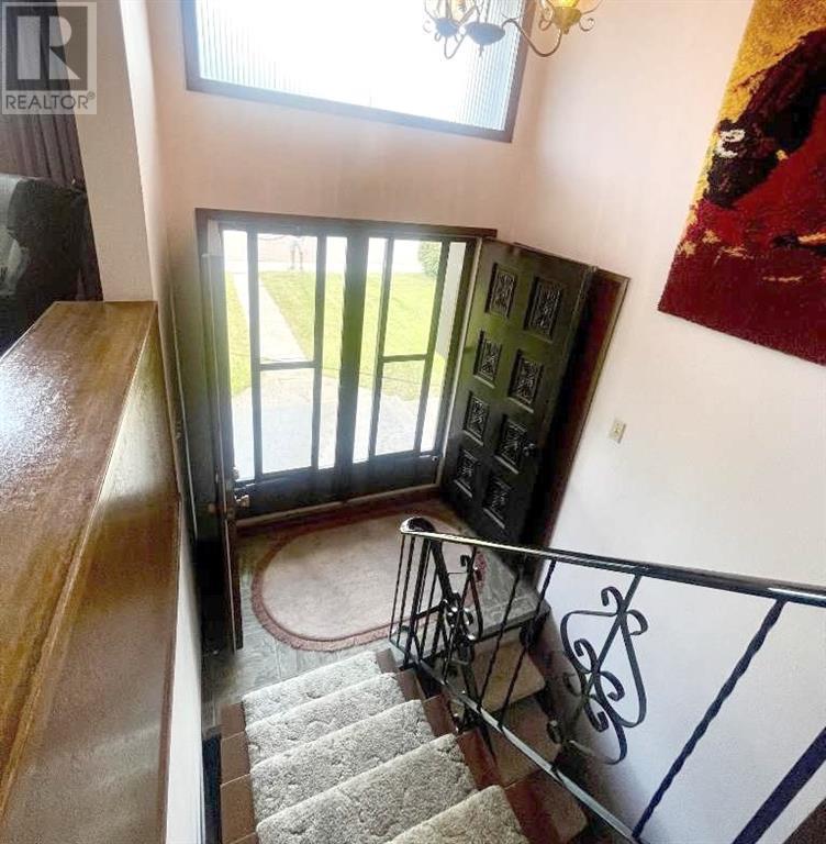 Single Family House Bi-level for Sale in  Normandy Road S Glendale Lethbridge 