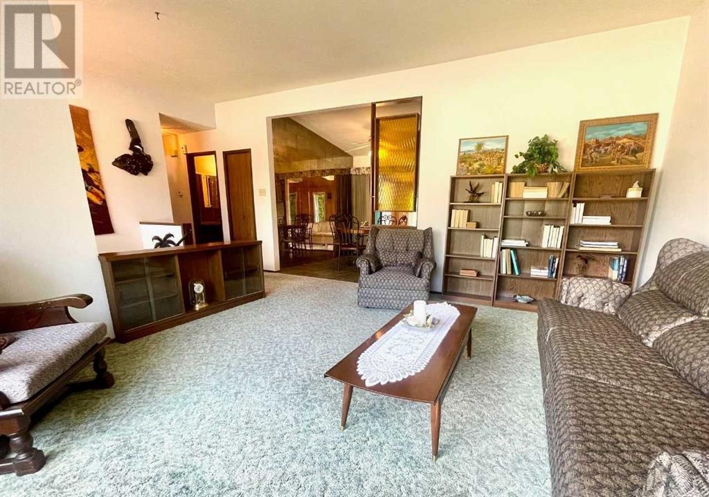 Single Family House Bi-level for Sale in  Normandy Road S Glendale Lethbridge 