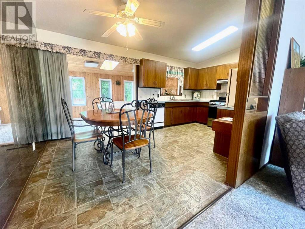 Single Family House Bi-level for Sale in  Normandy Road S Glendale Lethbridge 
