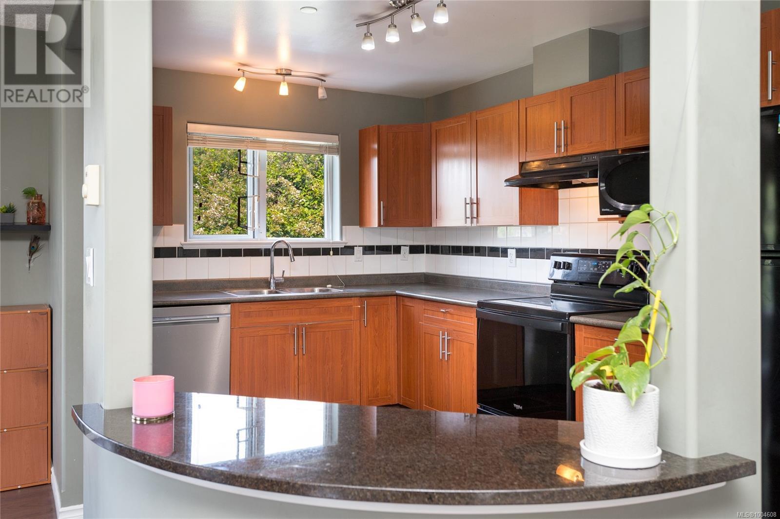 Photo 13 of 305 908 Brock Ave, Langford BC