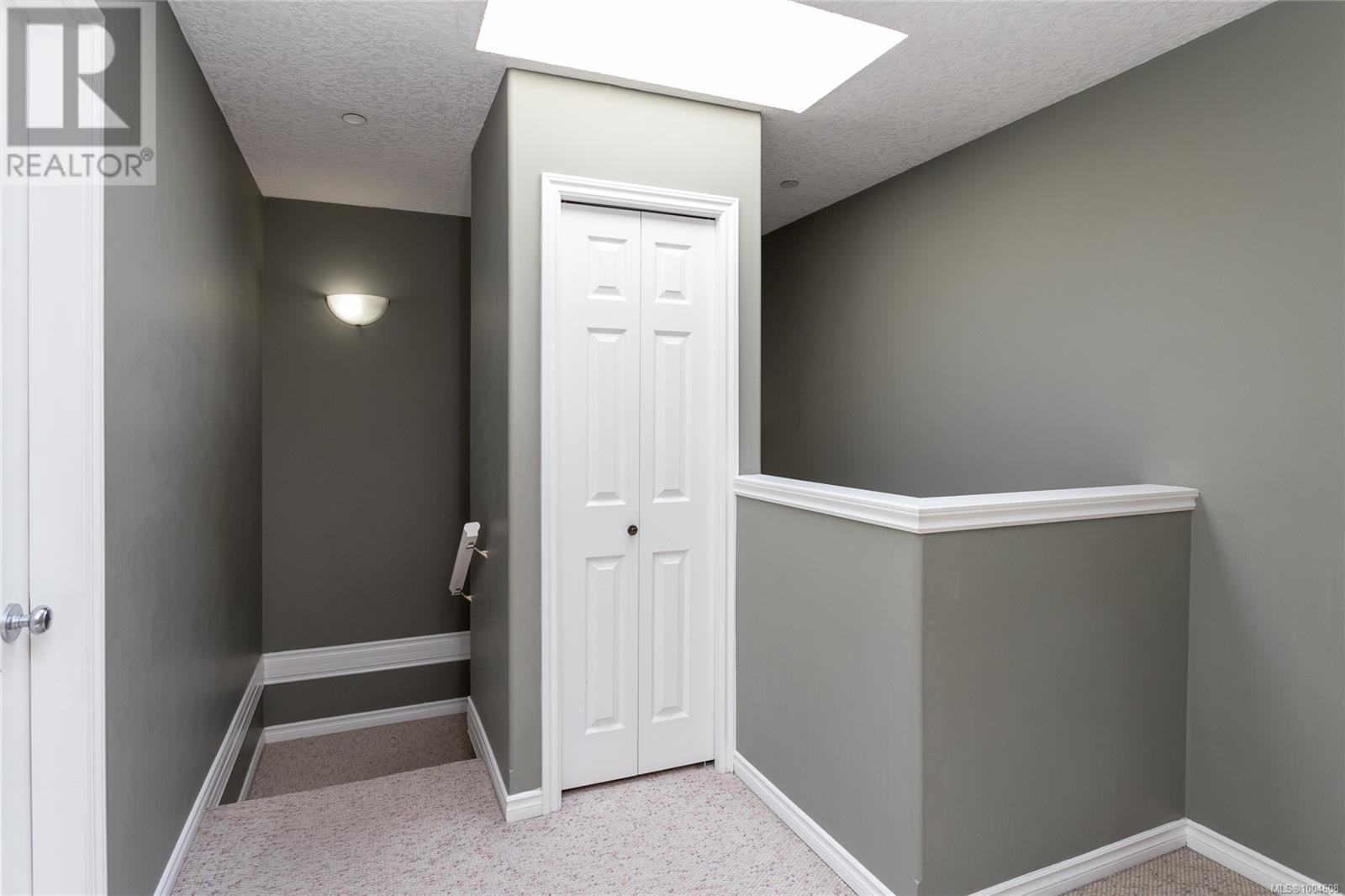 Photo 32 of 305 908 Brock Ave, Langford BC