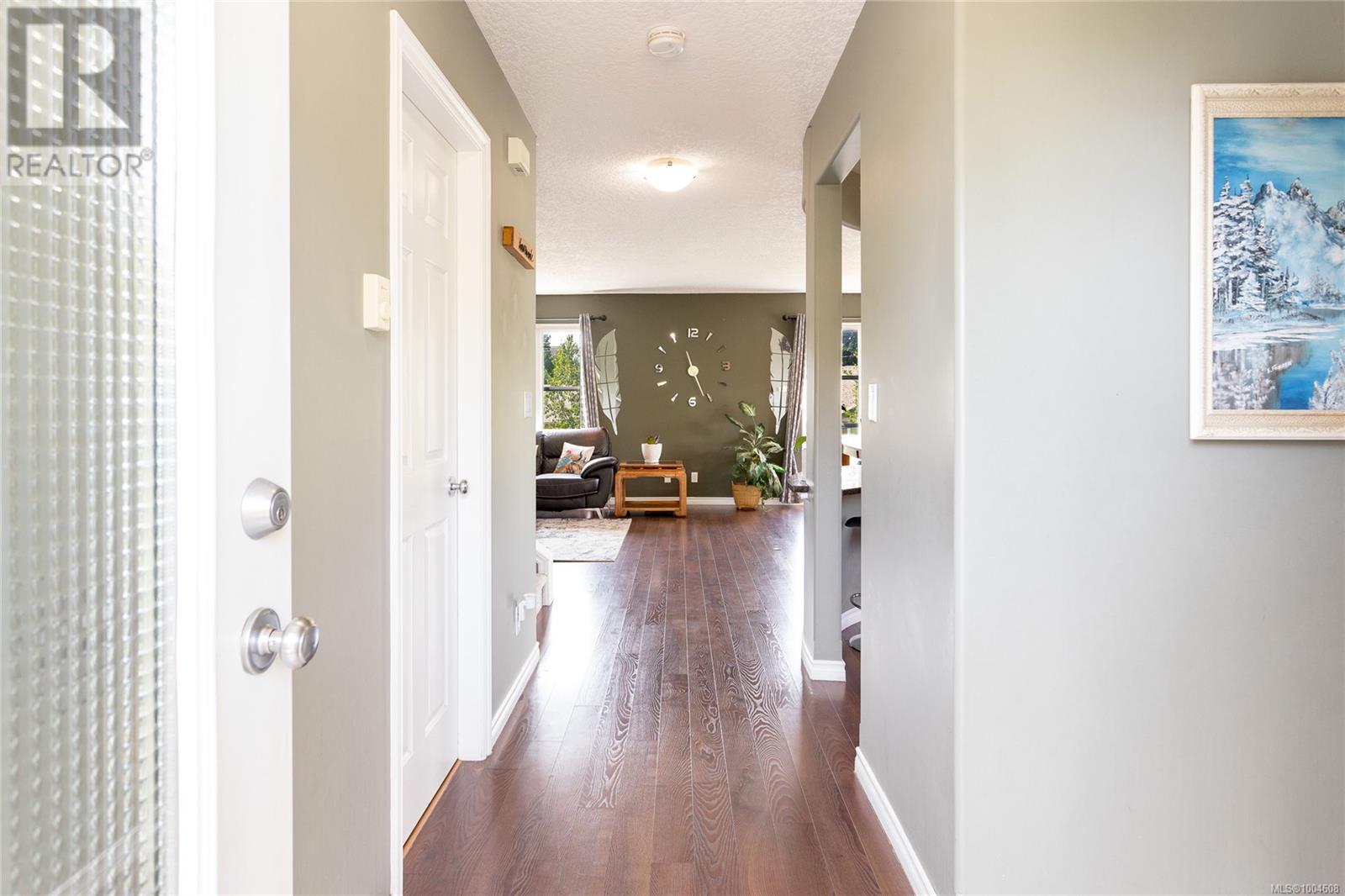 Photo 4 of 305 908 Brock Ave, Langford BC