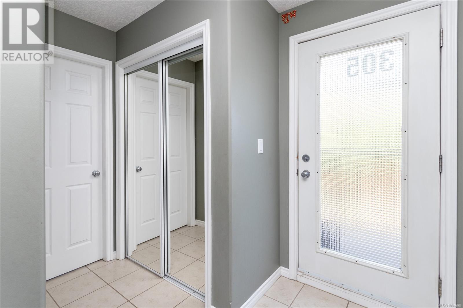 Photo 5 of 305 908 Brock Ave, Langford BC