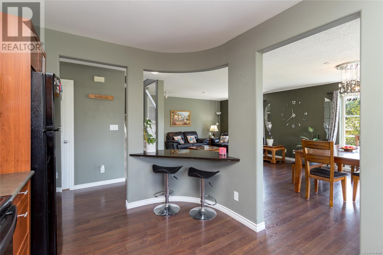 Photo 9 of 305 908 Brock Ave, Langford BC