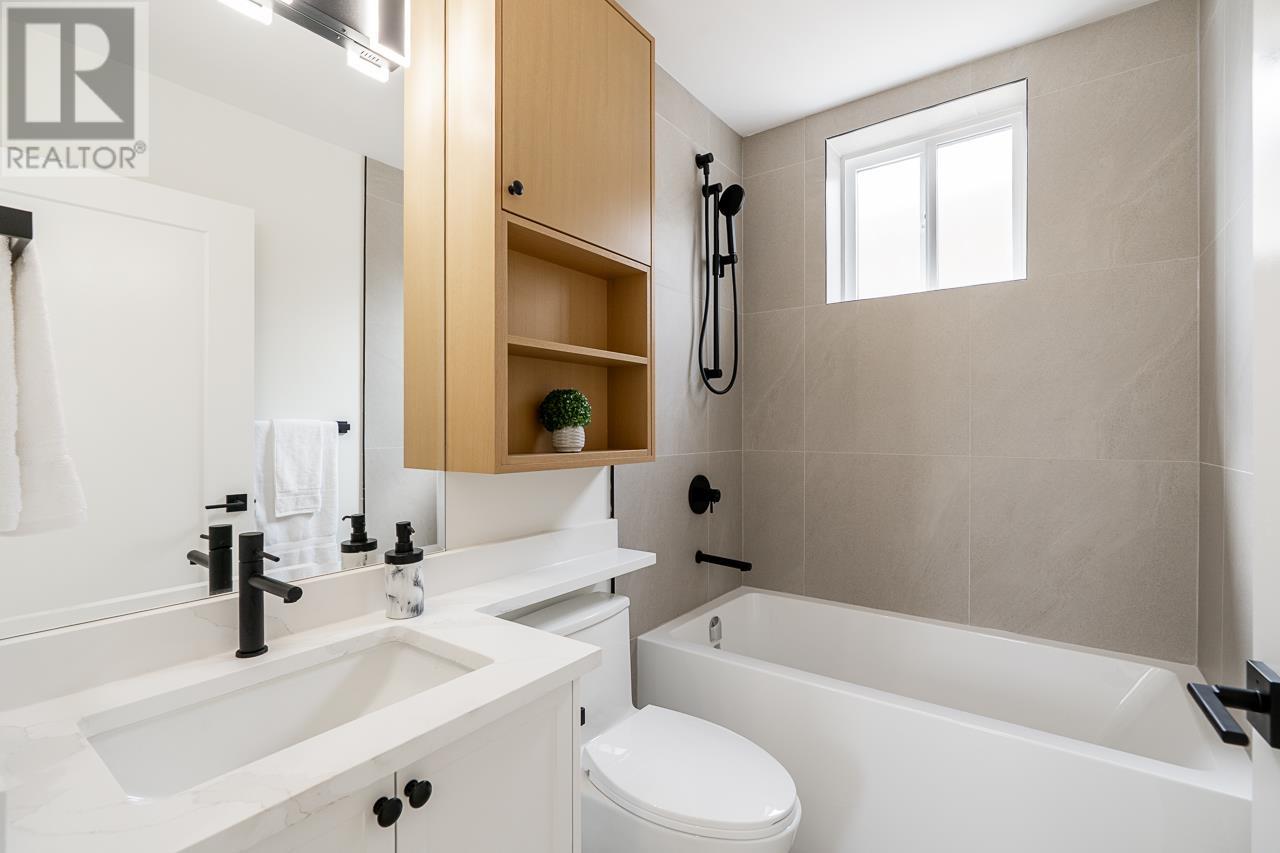 Photo 19 of 1 4855 Dumfries Street, Vancouver BC
