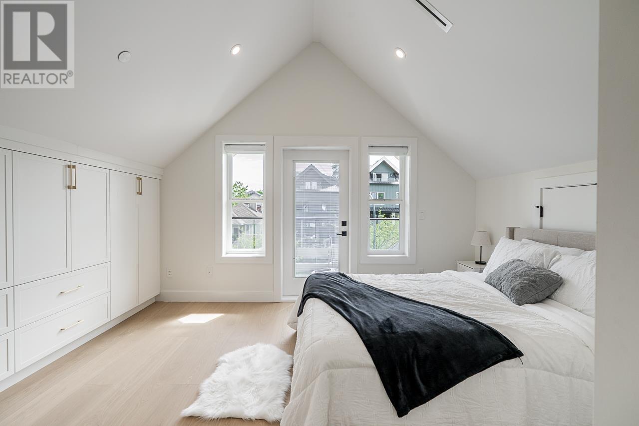Photo 21 of 1 4855 Dumfries Street, Vancouver BC