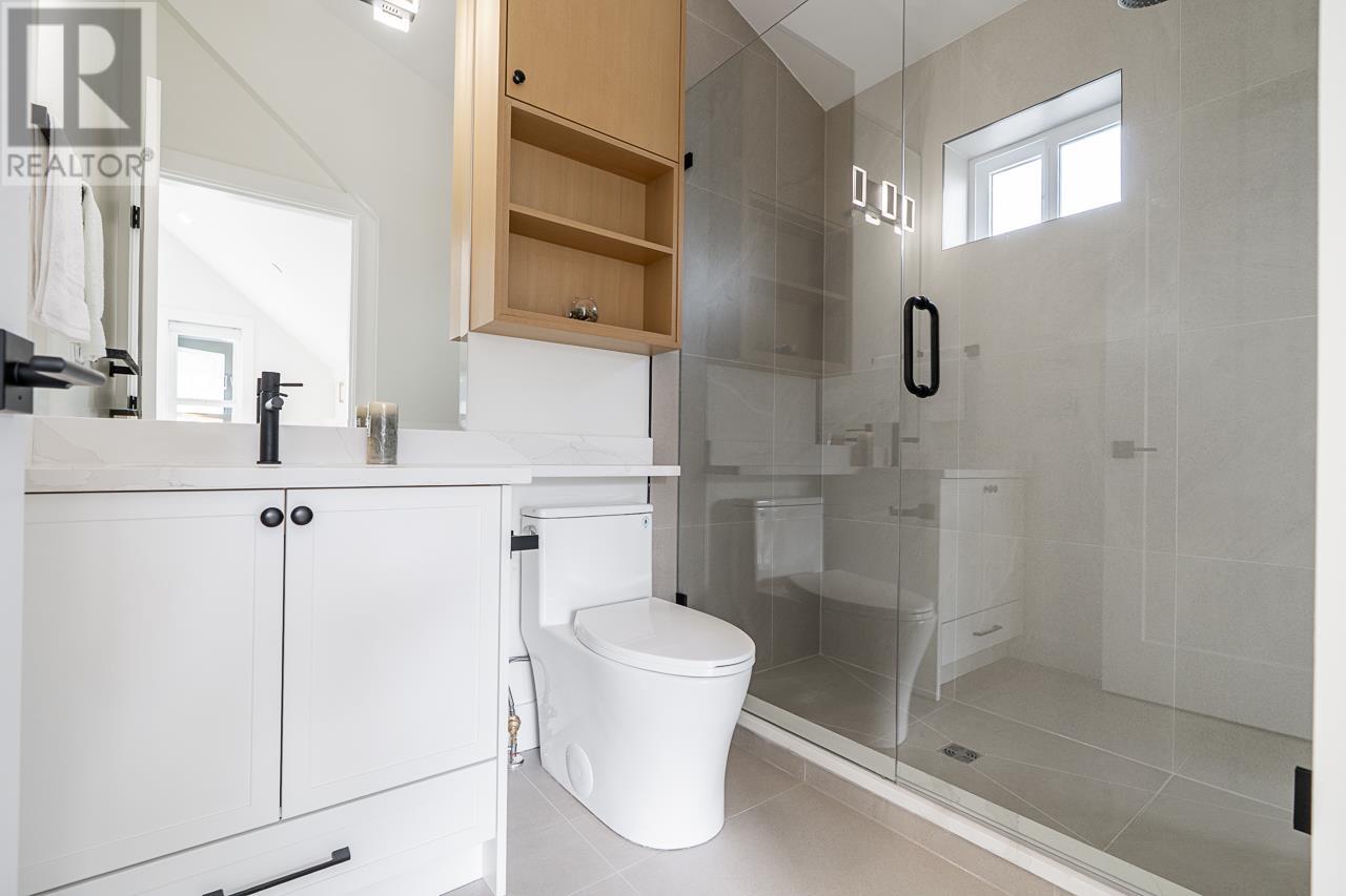 Photo 24 of 1 4855 Dumfries Street, Vancouver BC
