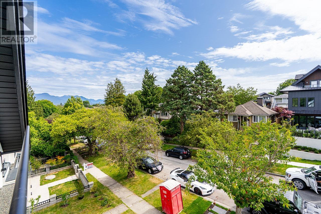 Photo 27 of 1 4855 Dumfries Street, Vancouver BC