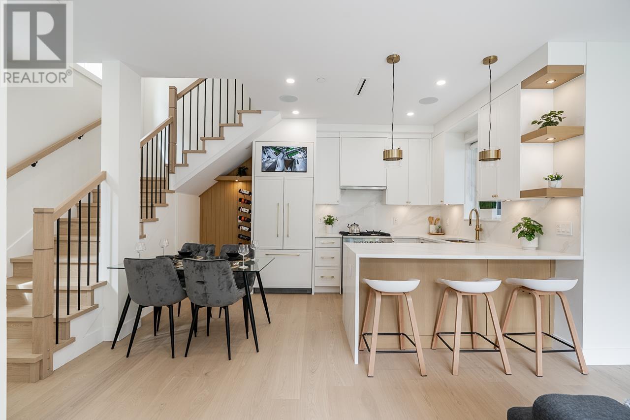 Photo 8 of 1 4855 Dumfries Street, Vancouver BC