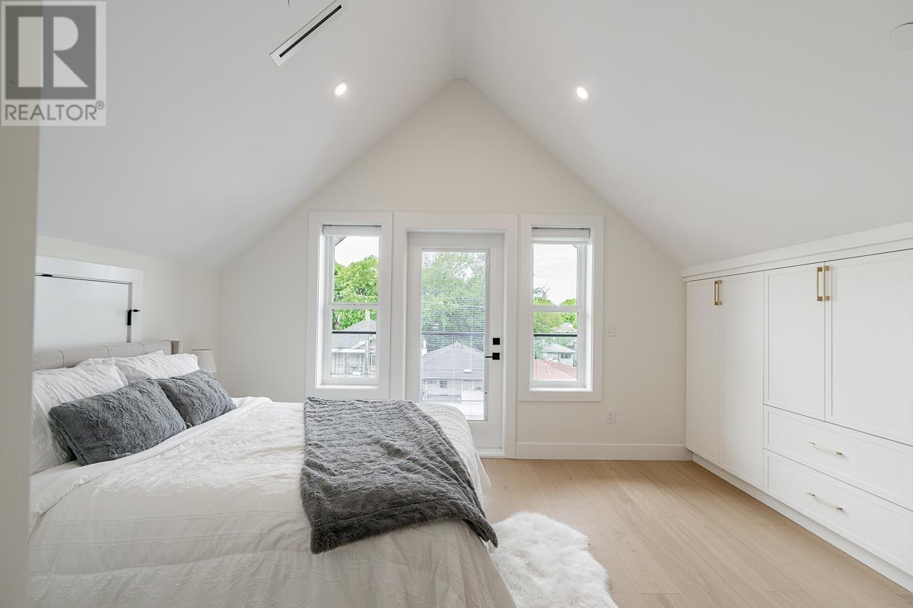 Photo 20 of 2 4855 Dumfries Street, Vancouver BC